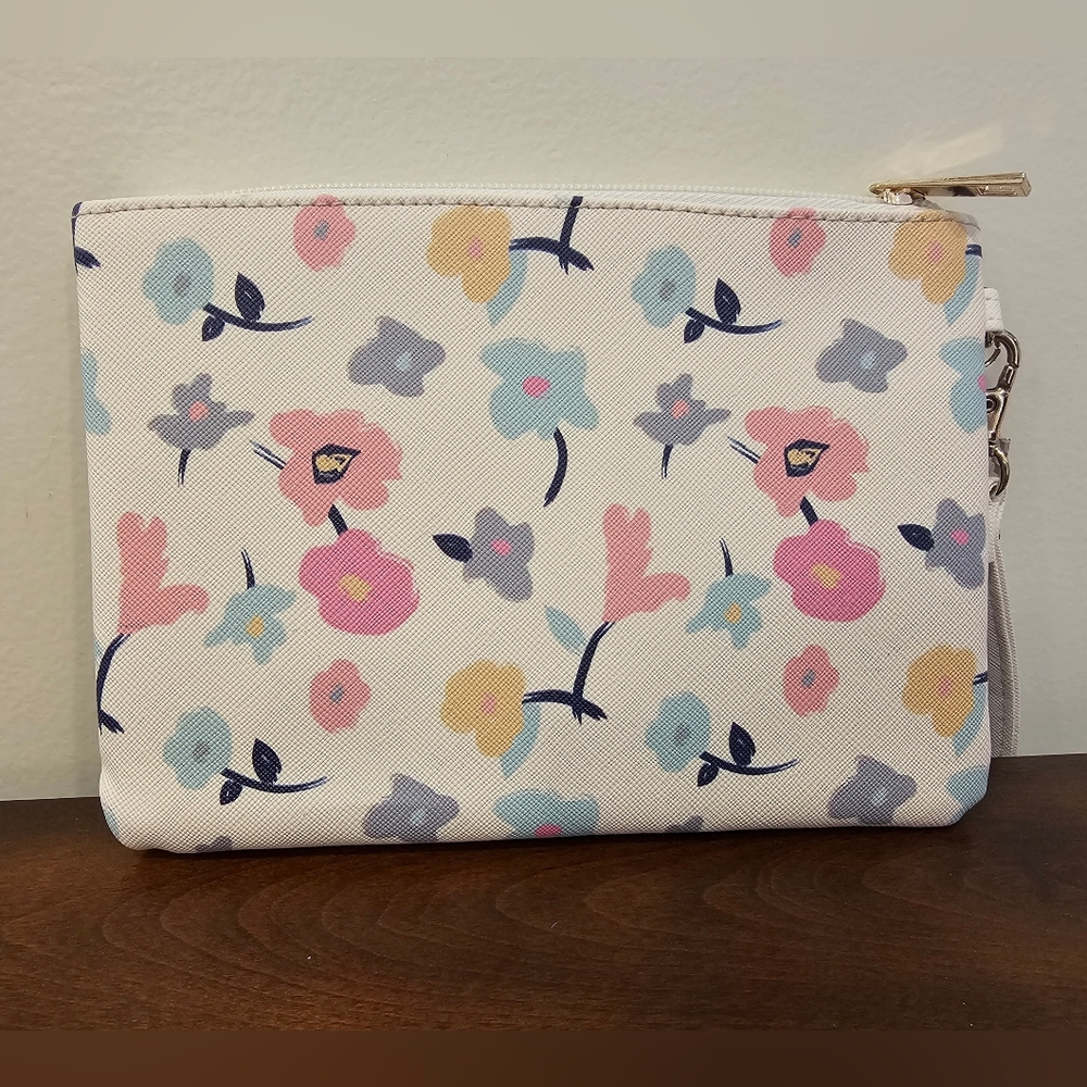 Floral Disney Minnie Mouse Wristlet - Picture 4 of 11